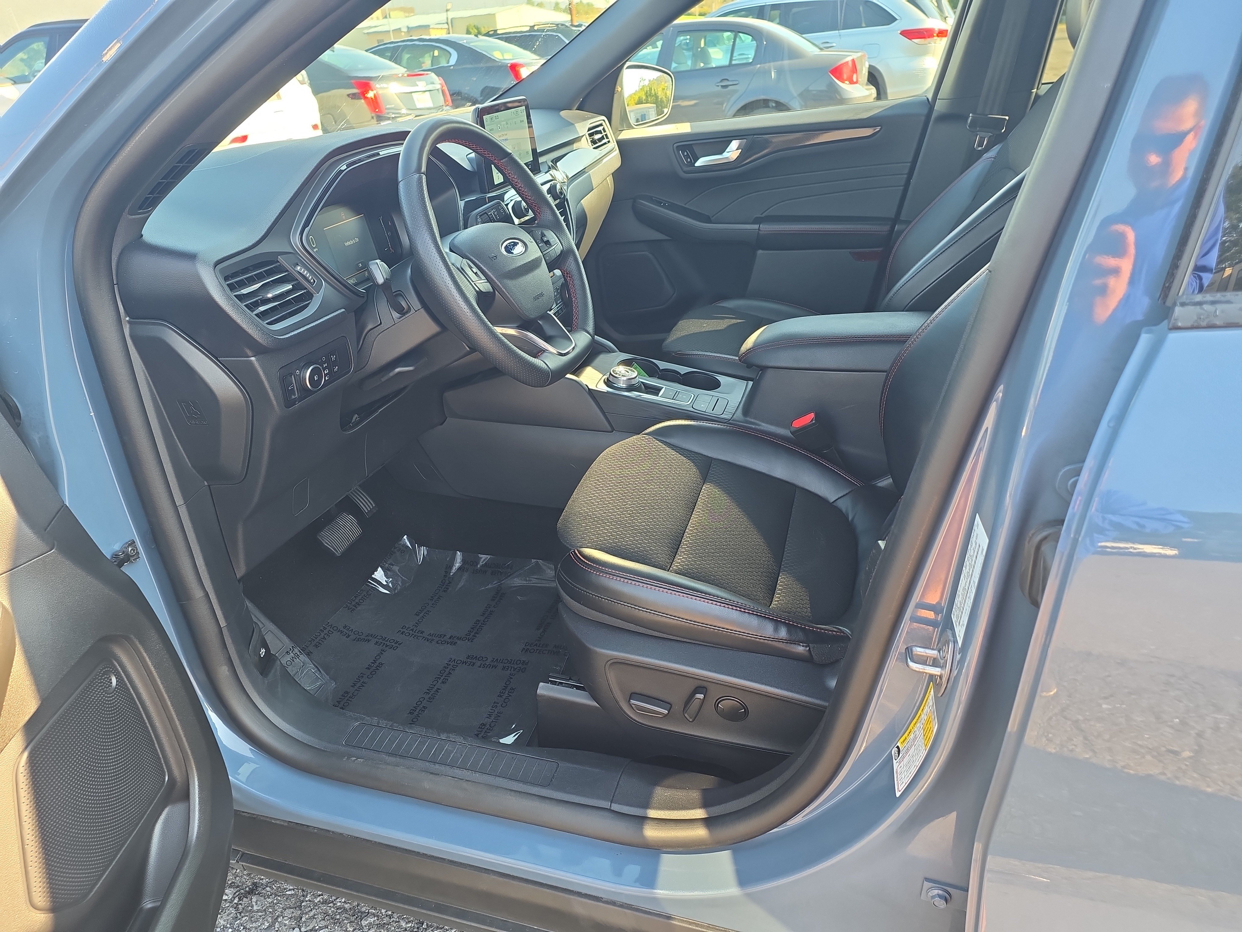 Used 2025 Ford Escape ST-Line Select AWD/4WD image 12
