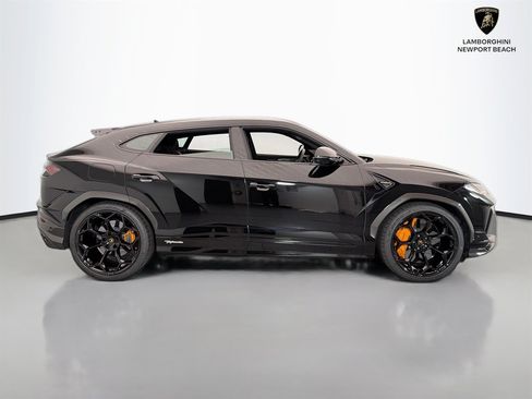 Used 2024 Lamborghini Urus Performante AWD/4WD image 38