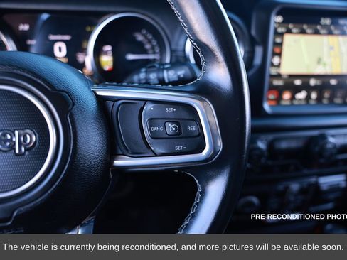 Used 2022 Jeep Wrangler Unlimited Sahara image 25