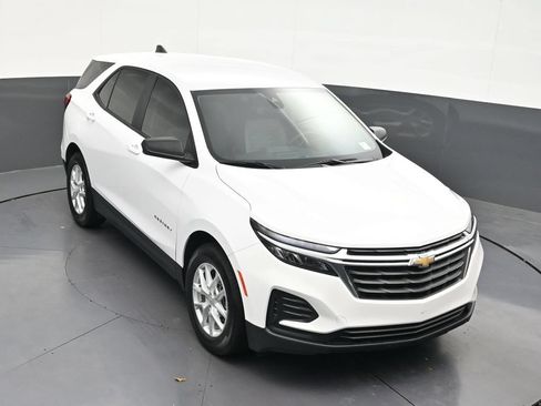 Used 2023 Chevrolet Equinox LS FWD image 27