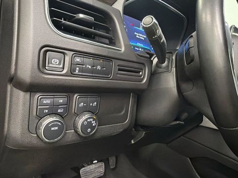 Used 2024 Chevrolet Suburban LT AWD/4WD image 34