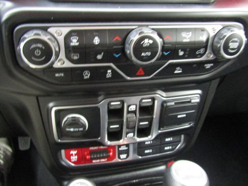 Used 2021 Jeep Wrangler Unlimited Rubicon AWD/4WD image 25