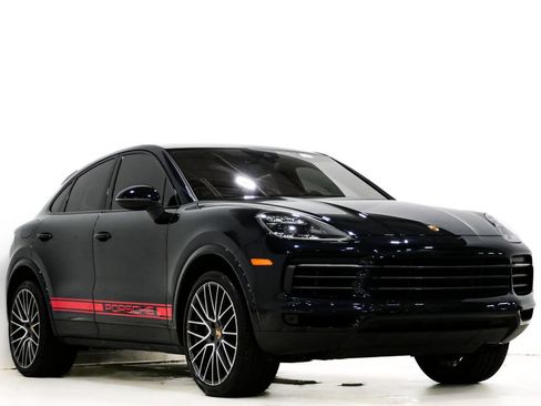 Used 2023 Porsche Cayenne S image 1