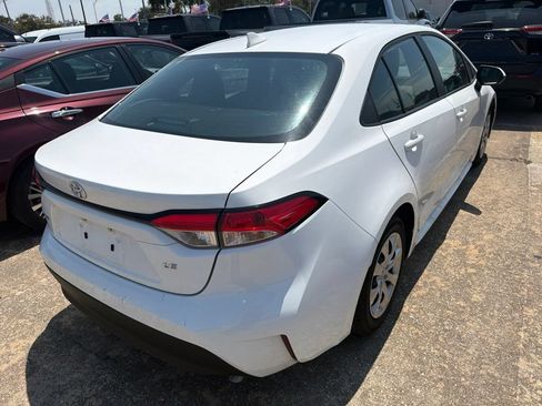 Used 2026 Toyota Corolla LE FWD image 5
