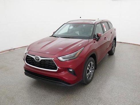 New 2026 Toyota Highlander XLE AWD/4WD image 2