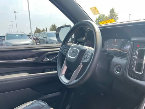 Used 2023 GMC Yukon XL Denali AWD/4WD image 29