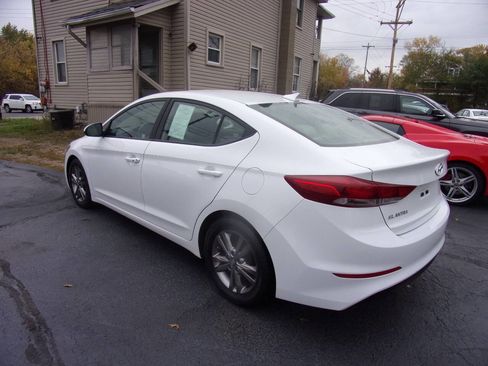 Used 2017 Hyundai Elantra SE w/ SE A/T Tech Package 03 image 7