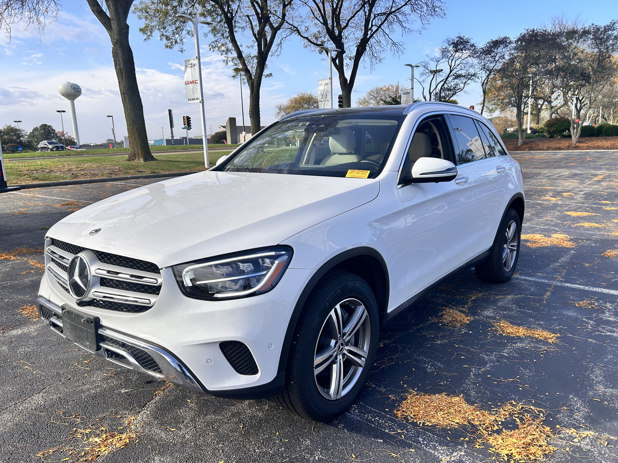 Used 2022 Mercedes-Benz GLC 300 4MATIC image 3