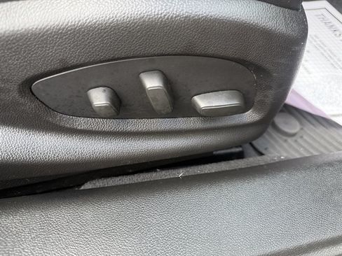 Used 2016 Chevrolet Impala LT FWD image 41