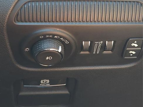 Used 2024 Jeep Wagoneer Series II w/ Flexible Seating Group RWD image 27
