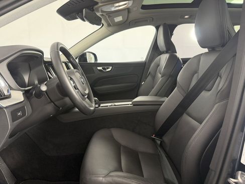 Used 2025 Volvo XC60 B5 Plus AWD/4WD image 15