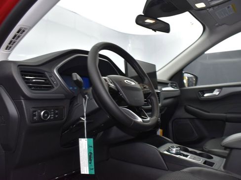 New 2025 Ford Escape SE image 11