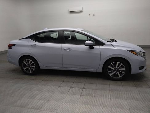Used 2025 Nissan Versa SV FWD image 11