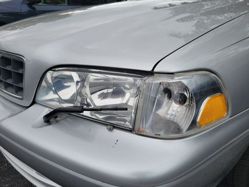 Used 2003 Volvo C70 LT image 4