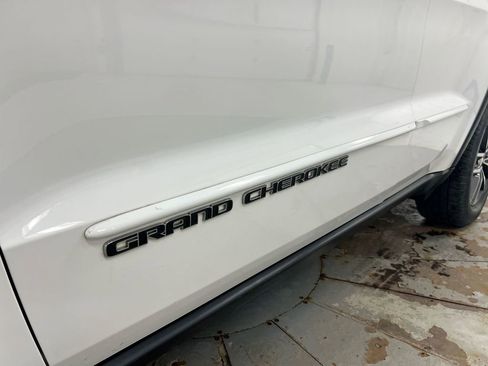 Used 2018 Jeep Grand Cherokee Limited w/ Luxury Group II image 26