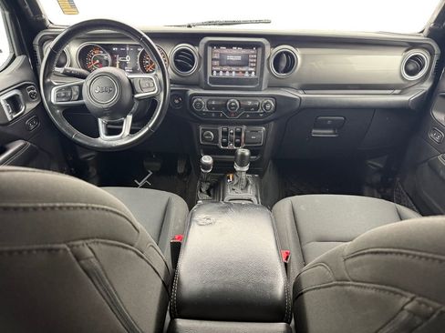 Used 2020 Jeep Wrangler Unlimited Sahara AWD/4WD image 2