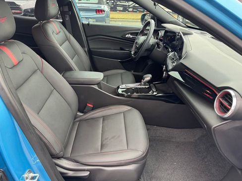 Used 2025 Chevrolet Trax RS w/ Driver Confidence Package image 24