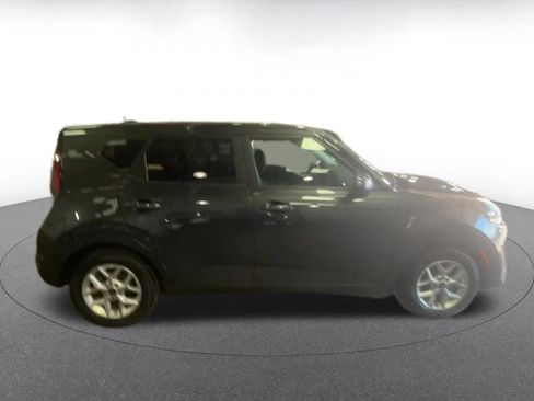 Used 2025 Kia Soul LX w/ LX Technology Package image 16