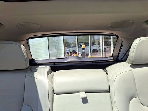 Used 2023 Volvo XC60 T8 Ultimate w/ Climate Package AWD/4WD image 13