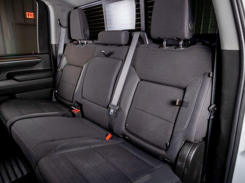 Used 2025 Chevrolet Silverado 3500 LT image 25