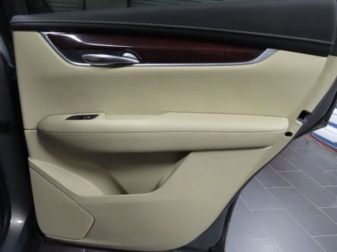 Used 2019 Cadillac XT5 Luxury image 13