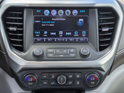 Used 2018 GMC Acadia SLT image 17