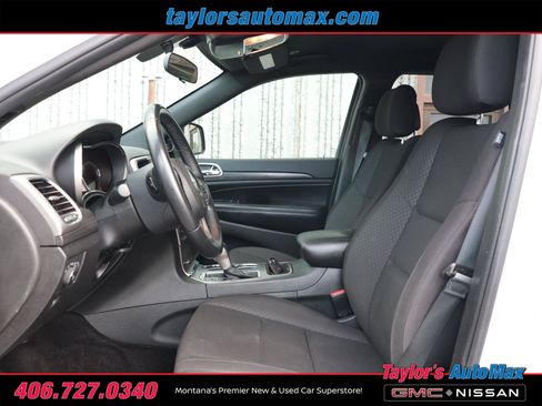 Used 2018 Jeep Grand Cherokee Laredo AWD/4WD image 5