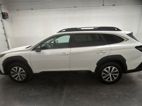 Used 2024 Subaru Outback Premium image 5