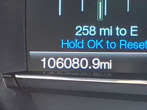 Used 2017 Ford Explorer XLT w/ Equipment Group 202A FWD image 27