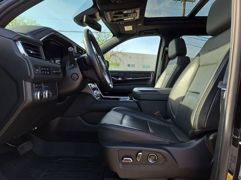 Used 2023 GMC Yukon Denali w/ LPO, Floor Liner Package AWD/4WD image 16