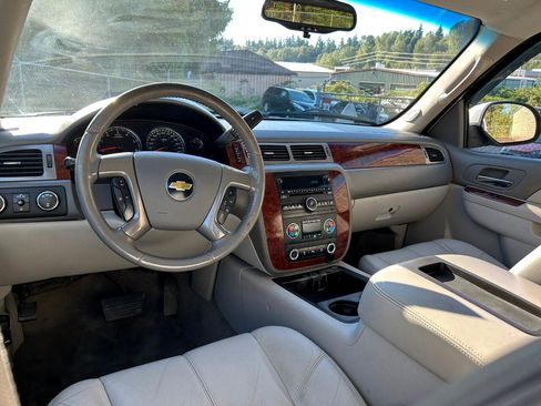 Used 2011 Chevrolet Tahoe LT image 14