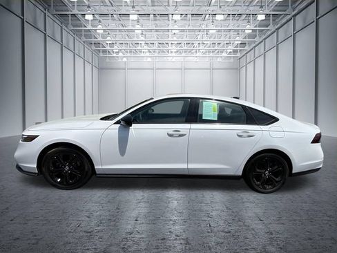 Used 2025 Honda Accord SE image 2