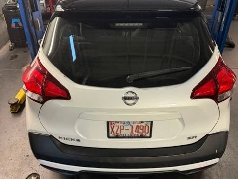 Used 2019 Nissan Kicks SR FWD image 2
