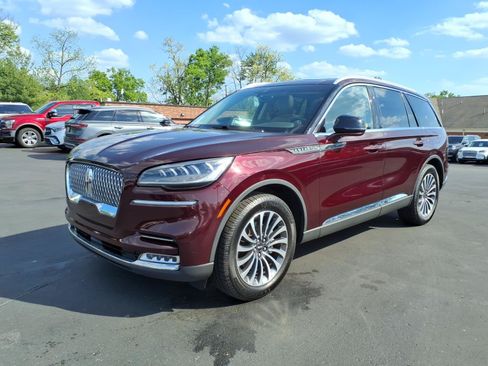 Used 2021 Lincoln Aviator Reserve w/ Elements Package Plus AWD/4WD image 3