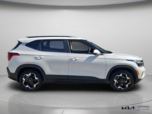 Certified 2024 Kia Seltos EX FWD image 4