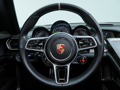 Used 2015 Porsche 918 Spyder AWD/4WD image 30