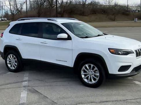 Used 2020 Jeep Cherokee Latitude AWD/4WD image 2