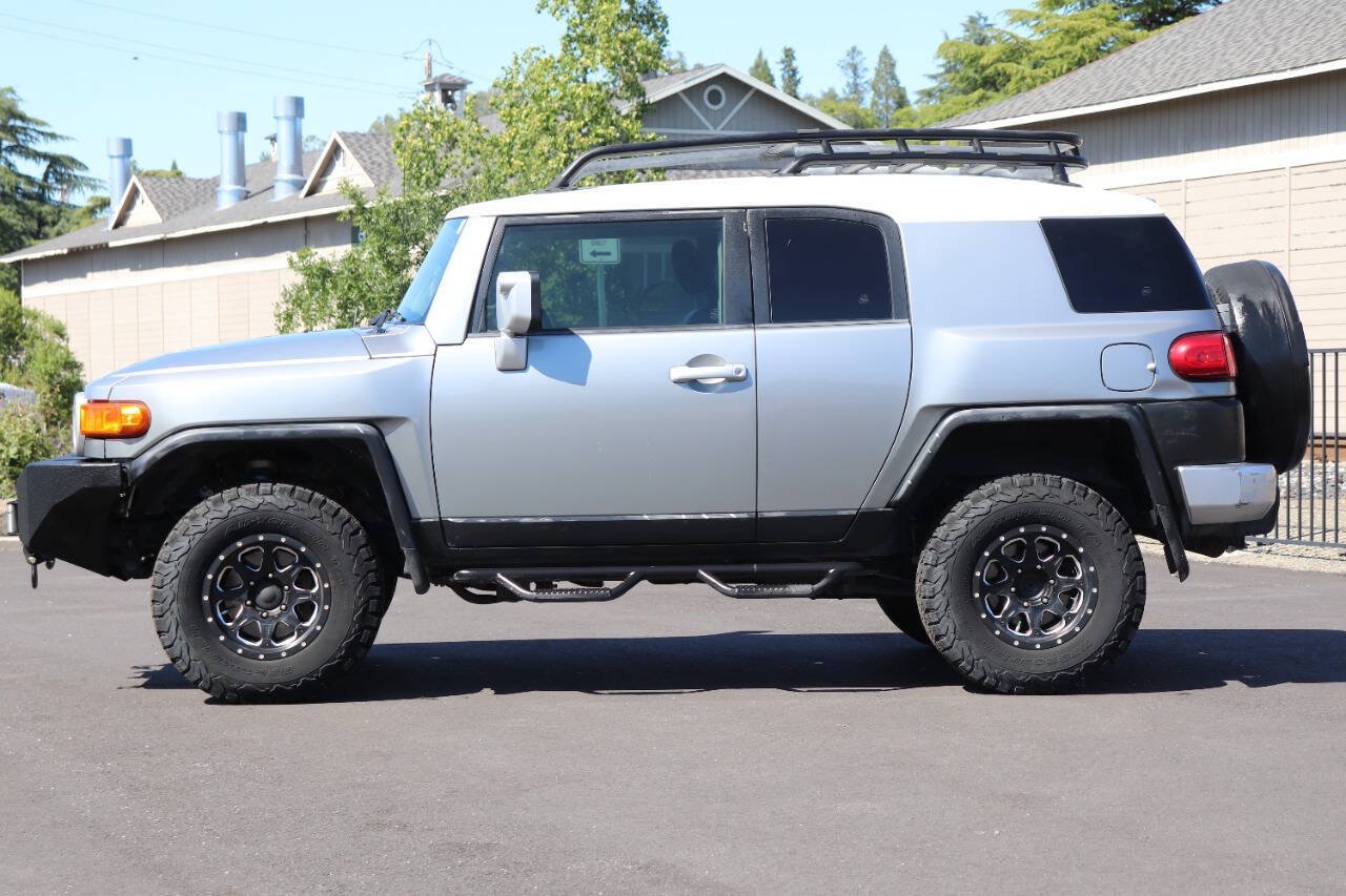 Used 2010 Toyota FJ Cruiser 4WD w/ Convenience Pkg image 5