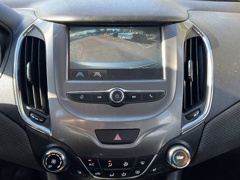 Used 2017 Chevrolet Cruze LT w/ Convenience Package image 21