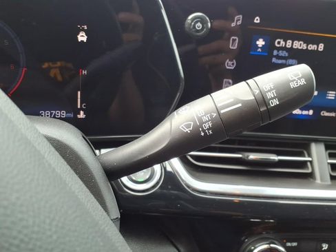Used 2025 Chevrolet Trax ACTIV FWD image 23