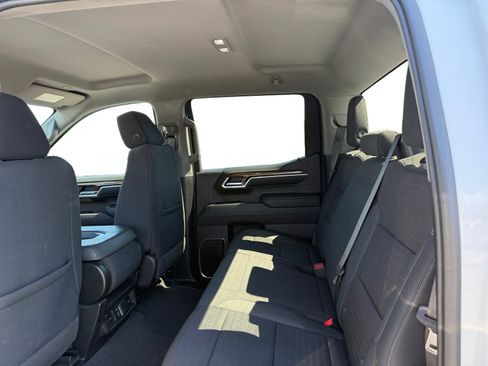 Used 2022 Chevrolet Silverado 1500 LT RWD image 11