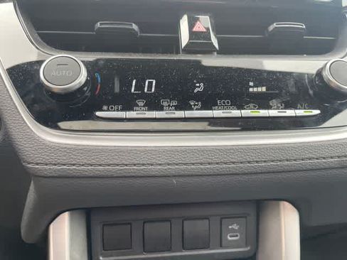 Used 2024 Toyota Corolla Cross AWD Hybrid w/ Moonroof Package image 20