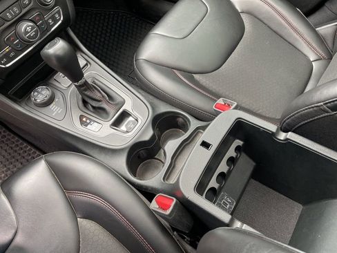 Used 2022 Jeep Cherokee Trailhawk w/ Sun, Sound & Nav Group image 9