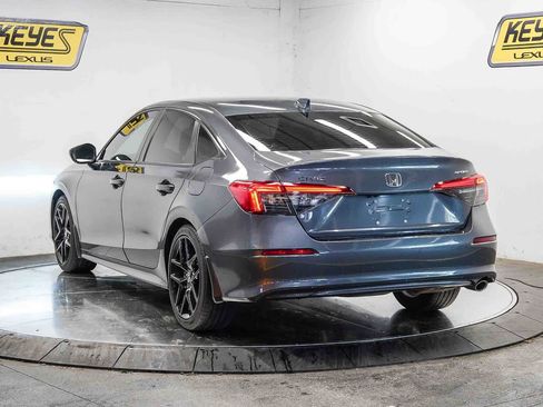 Used 2023 Honda Civic Sport image 2