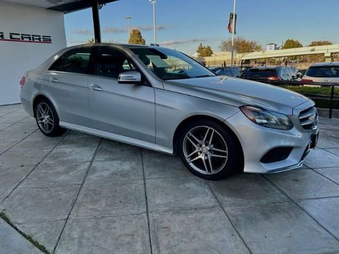 Used 2014 Mercedes-Benz E 350 4MATIC Sedan image 5
