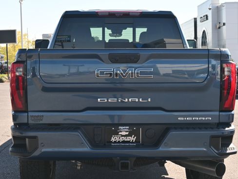 Used 2025 GMC Sierra 2500 Denali Ultimate image 10