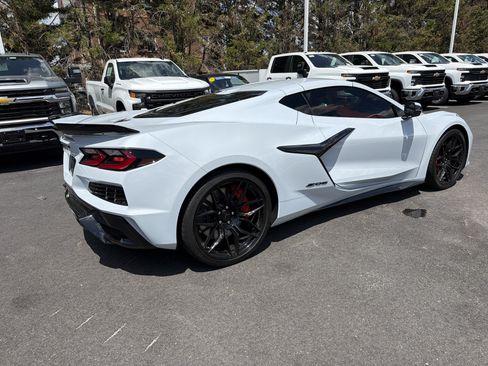 Used 2024 Chevrolet Corvette Z06 RWD image 10