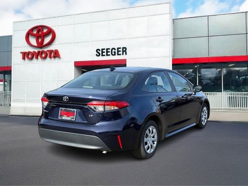 Used 2023 Toyota Corolla LE image 3