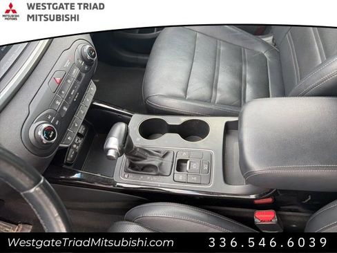 Used 2018 Kia Sorento SX image 16