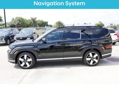 Used 2025 Hyundai Santa Fe Limited image 6